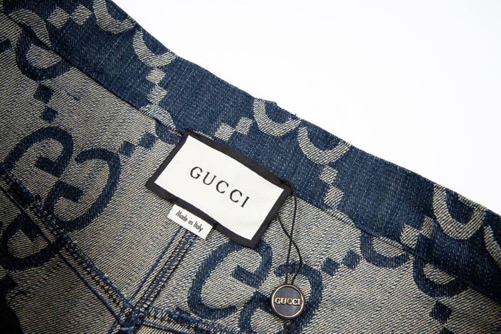 Gv*c* shorts